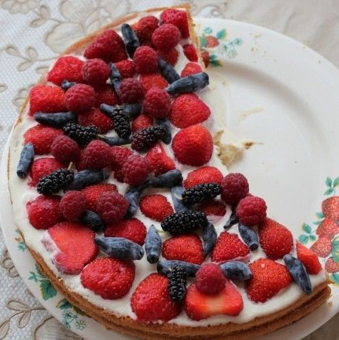 торт с шелковицей