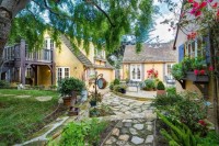 Амер  Городок художников